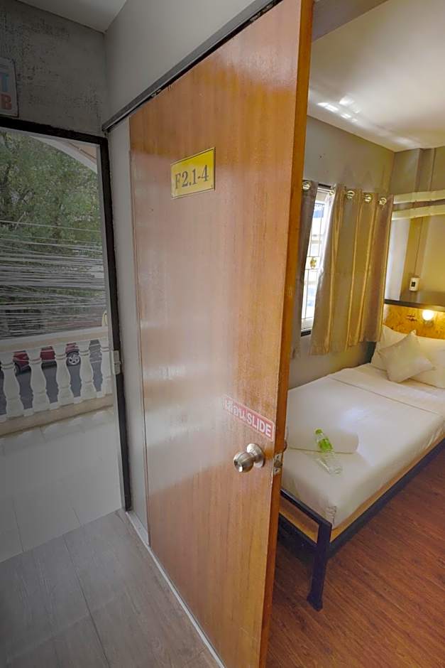 OK CHIC PHUKET HOSTEL