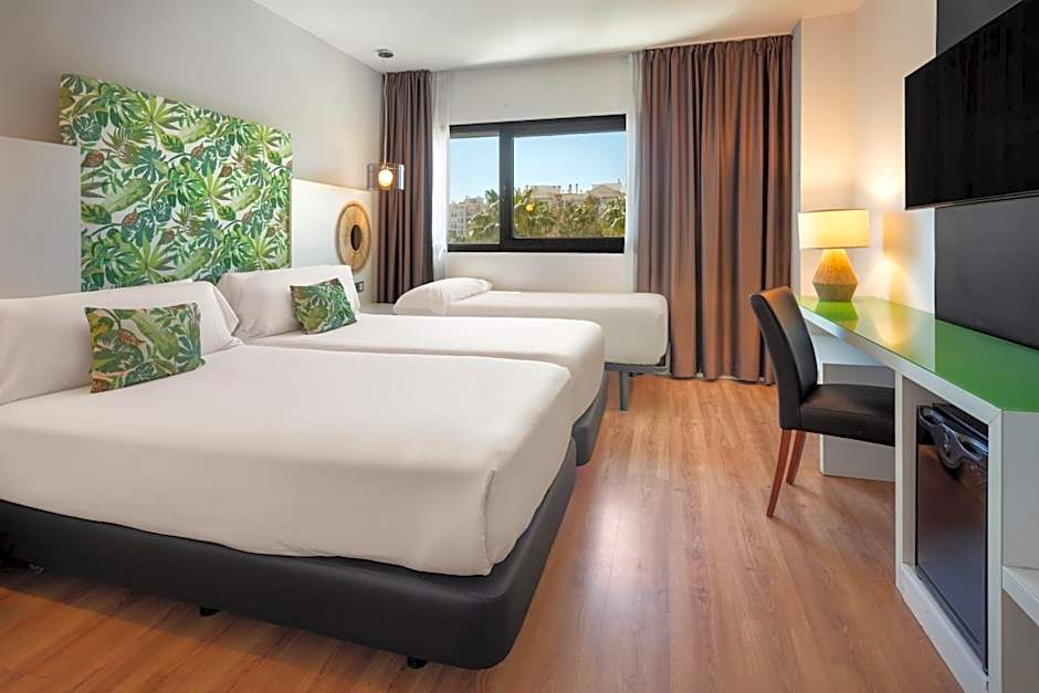 Photo 1 of 5 of Triple Room