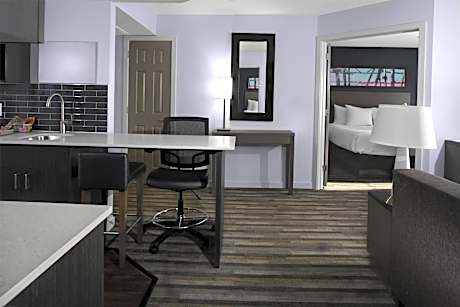 One-Bedroom King Conference Suite