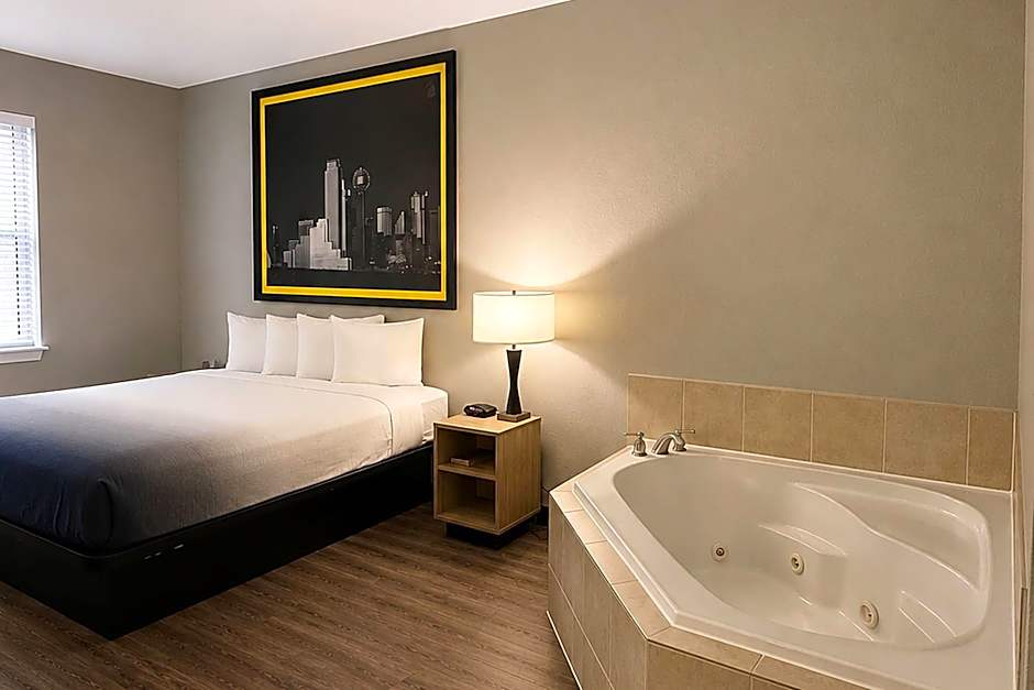 Super 8 by Wyndham Brenham TX