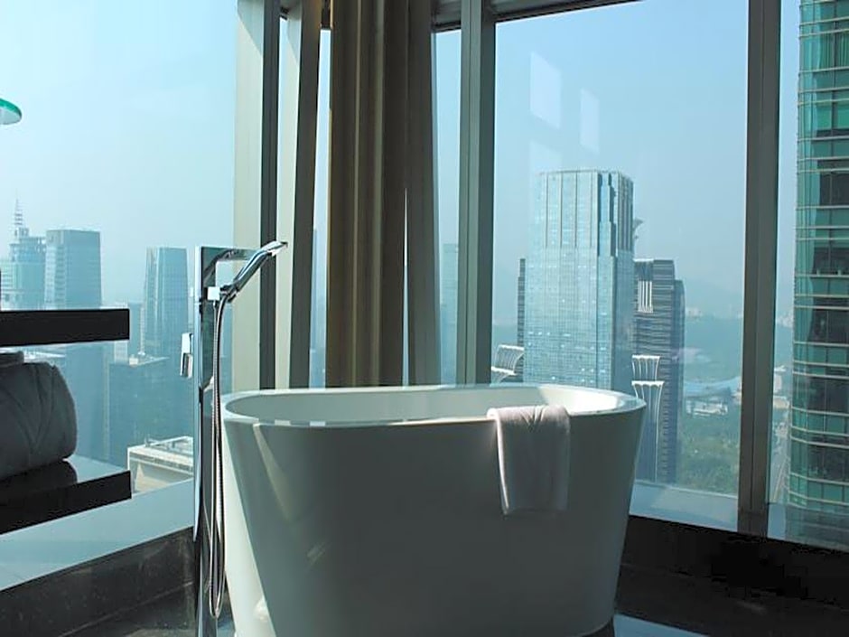 V Hotel