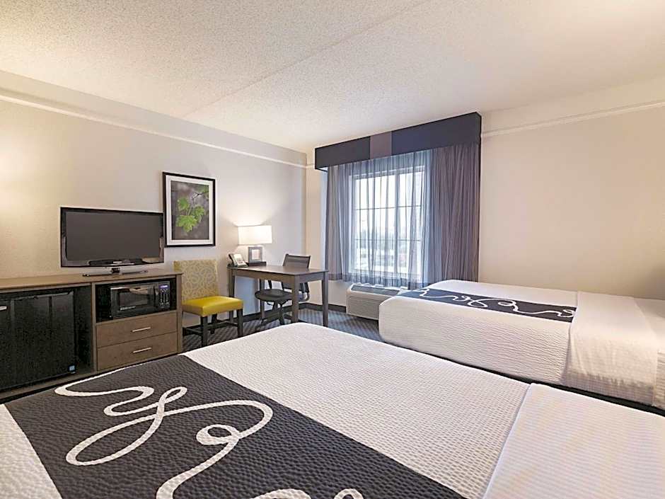 La Quinta Inn & Suites by Wyndham Dallas Plano West