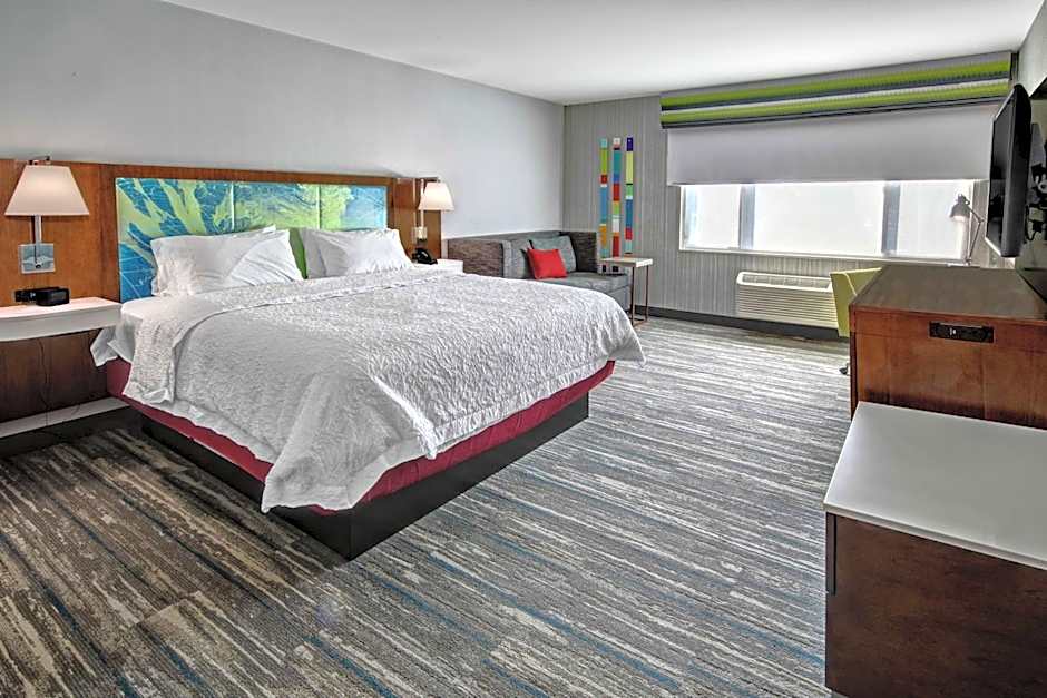 Photo 1 of 2 of 1 King Bed with Sofabed