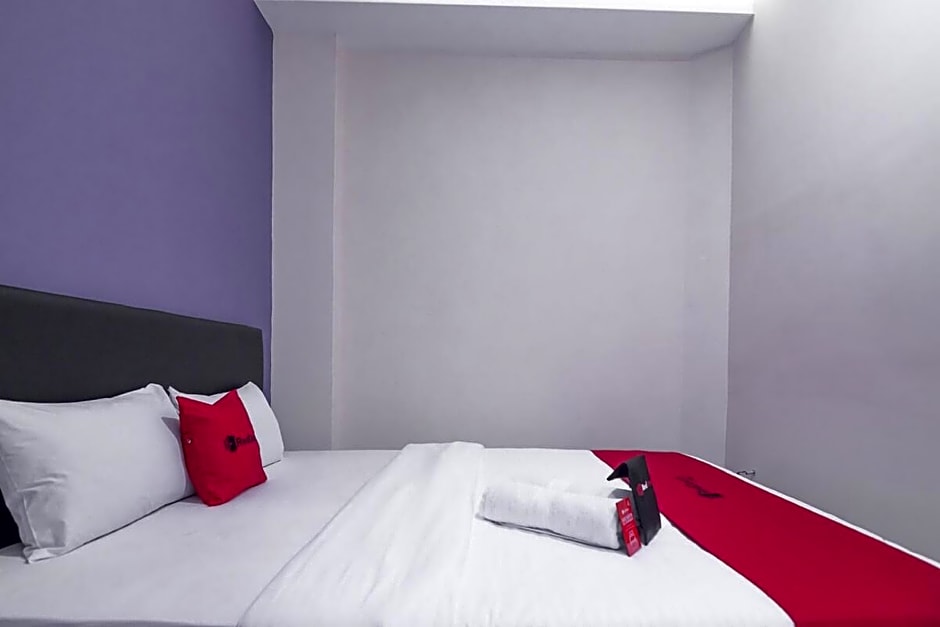 RedDoorz near ITC Mangga Dua