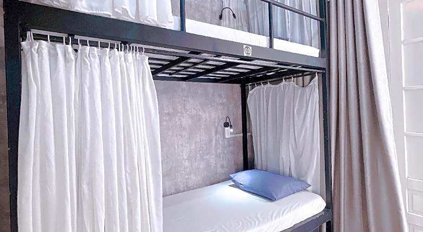 Amy Hostel Hue