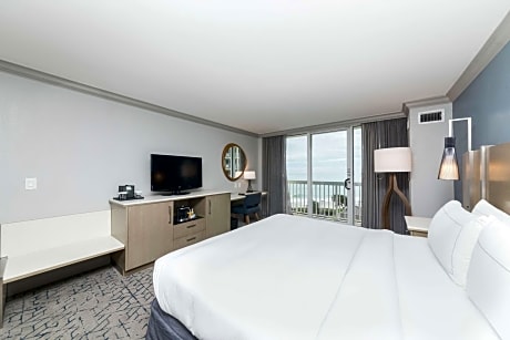 King Room - Oceanfront/Mobility and Hearing Access