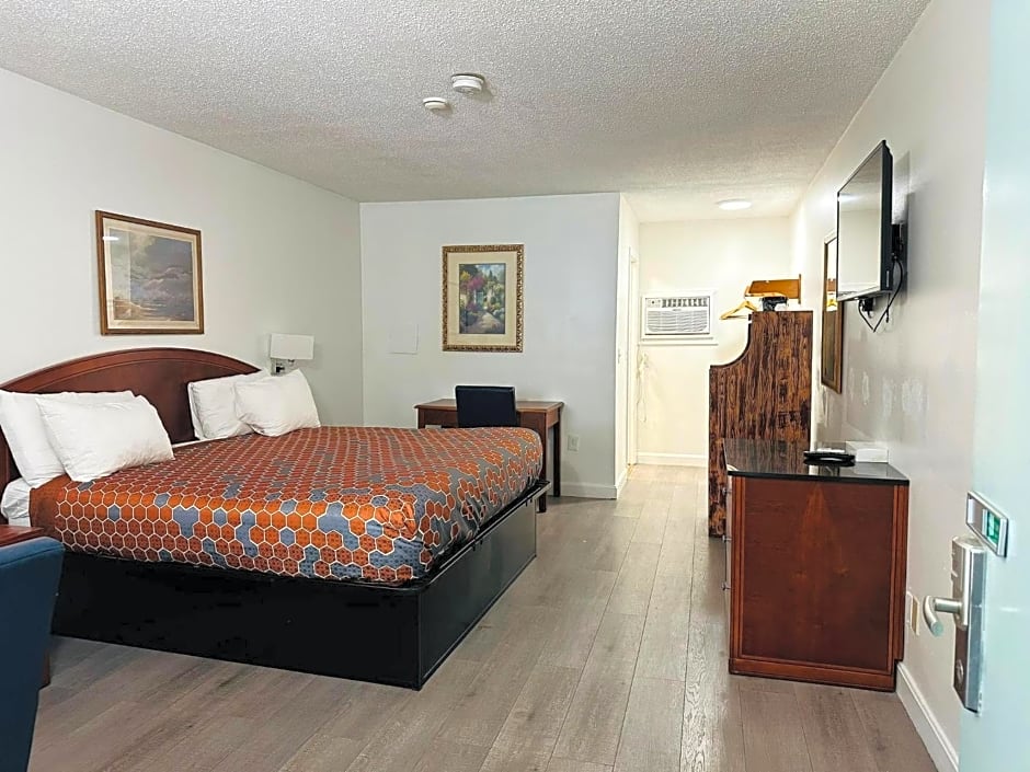 Hampton Motor Inn
