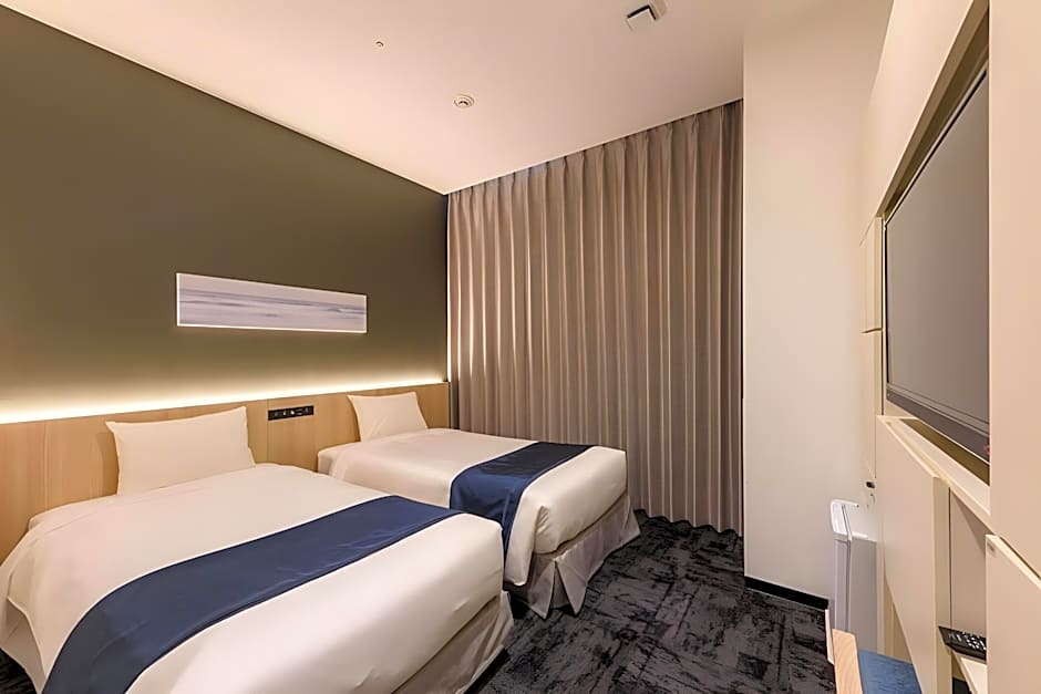 Hotel Monday