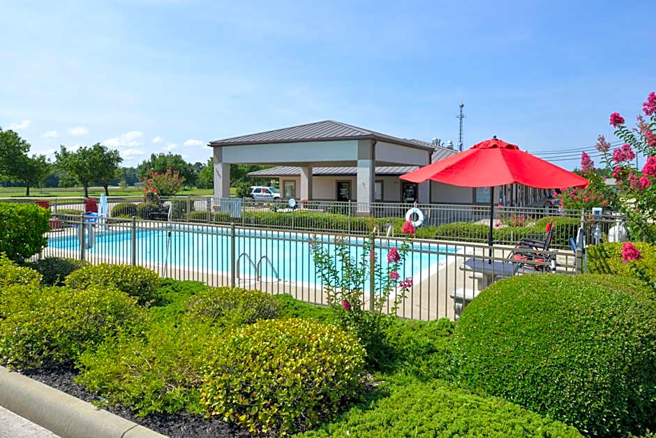 Briarwood Inn Of Geneva