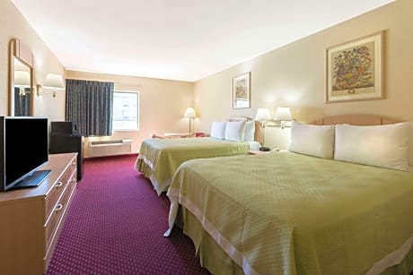 2 Double Beds Non-Smoking
