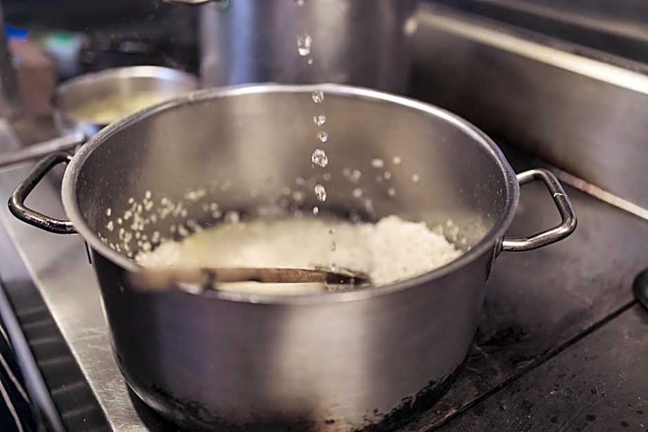 Tweedies Bar and Lodge