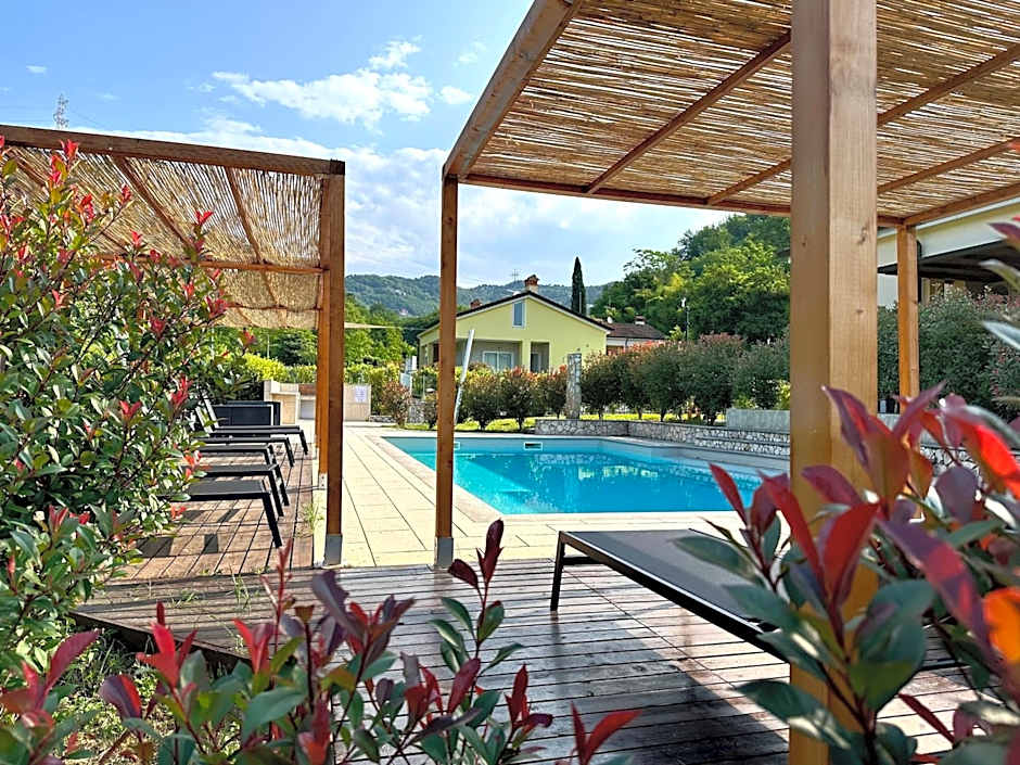 Le Village Sarzana