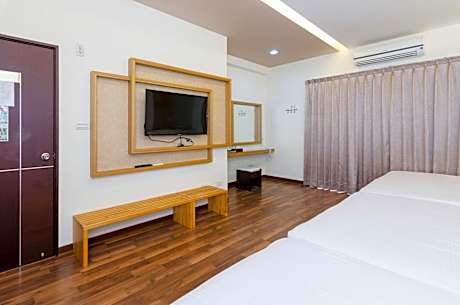 Japanese Style Family Room