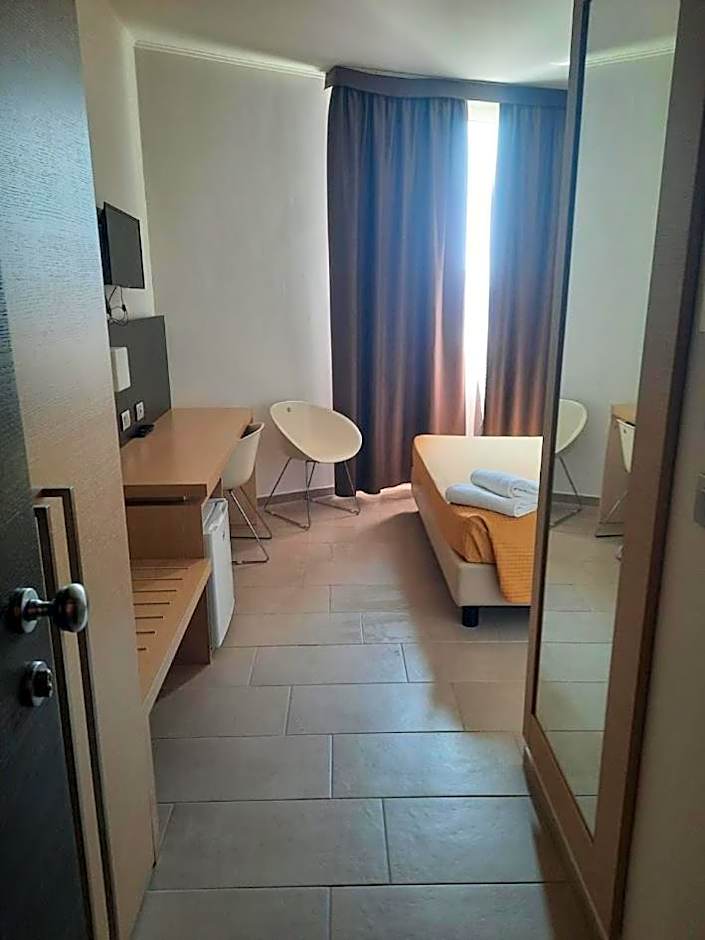 Photo 1 of 8 of Double Room