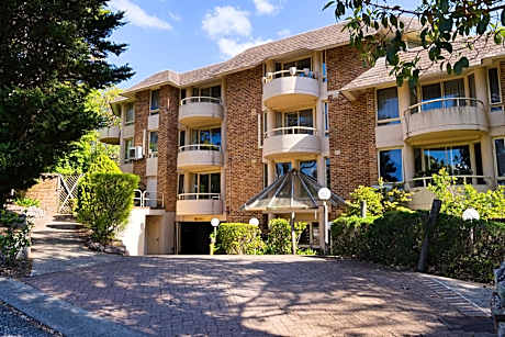 Wahroonga Furnished Apartments
