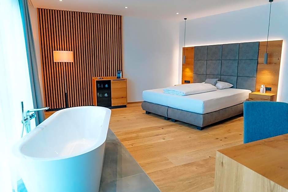 Patrix Hotel, Restaurant, Bar