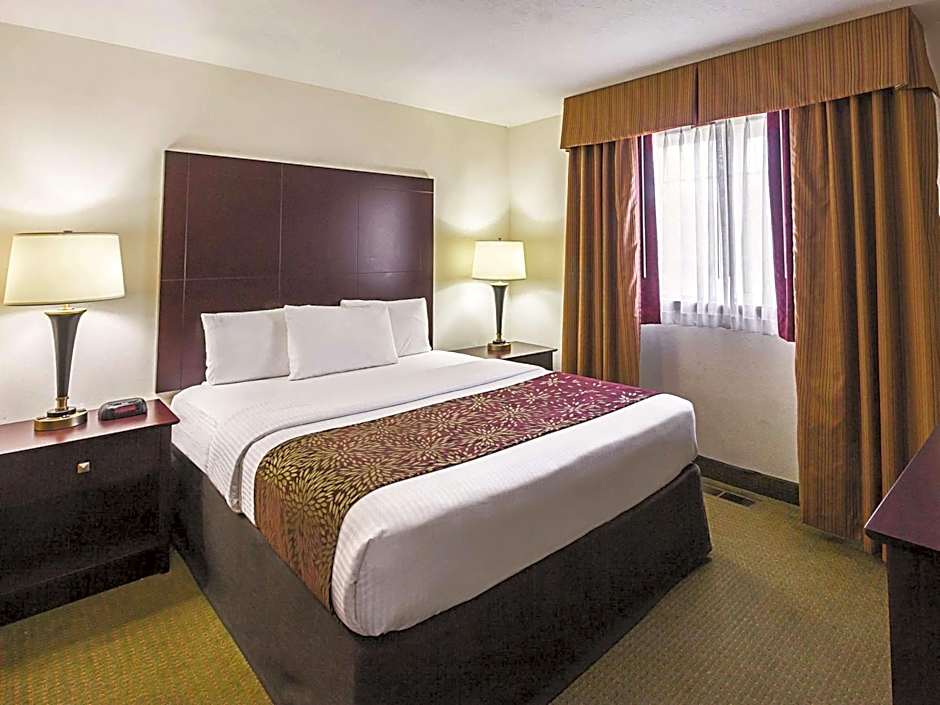 La Quinta Inn & Suites by Wyndham Woodburn