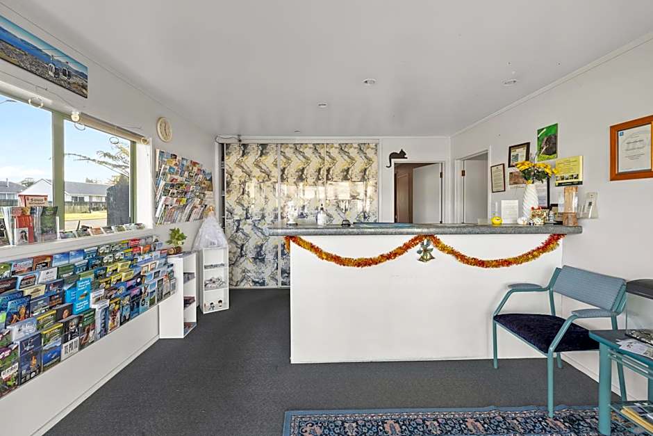Birchwood Spa Motel