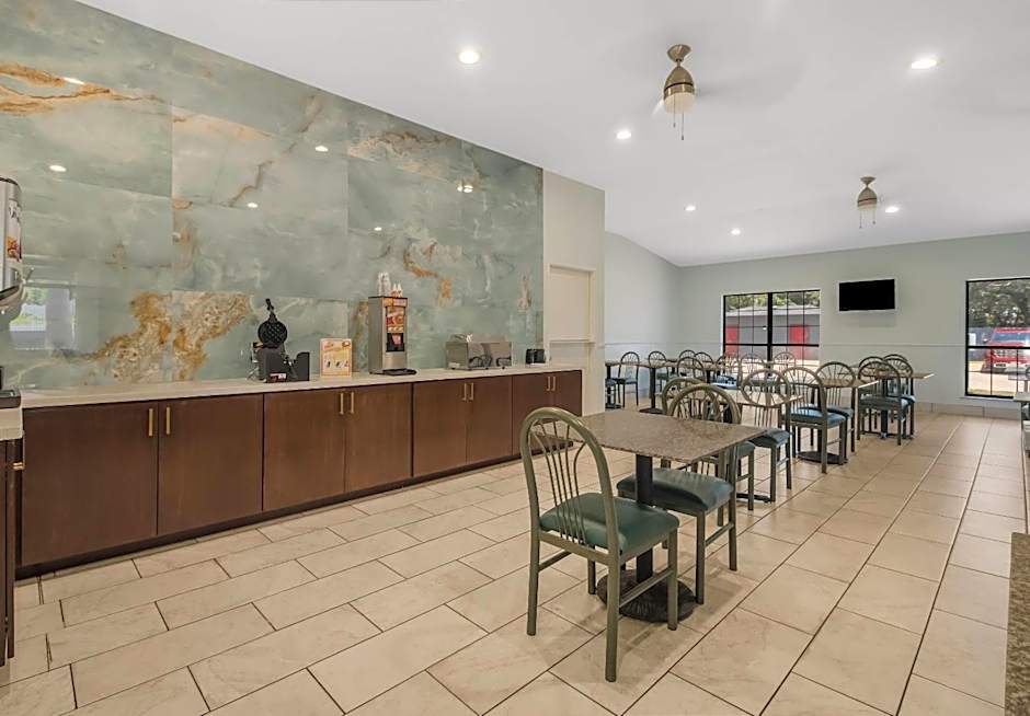 Econo Lodge Inn & Suites Fulton - Rockport