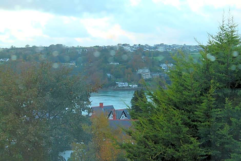 The Menai Hotel and Bar