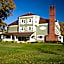 Ivy Court Inn and Suites