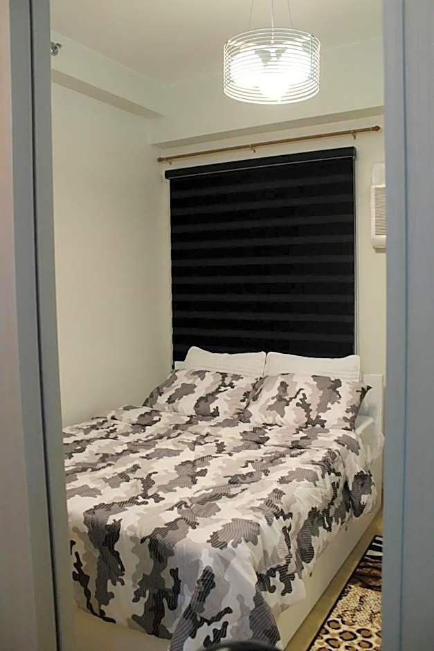 Whole Condo with Pool Great for Staycation