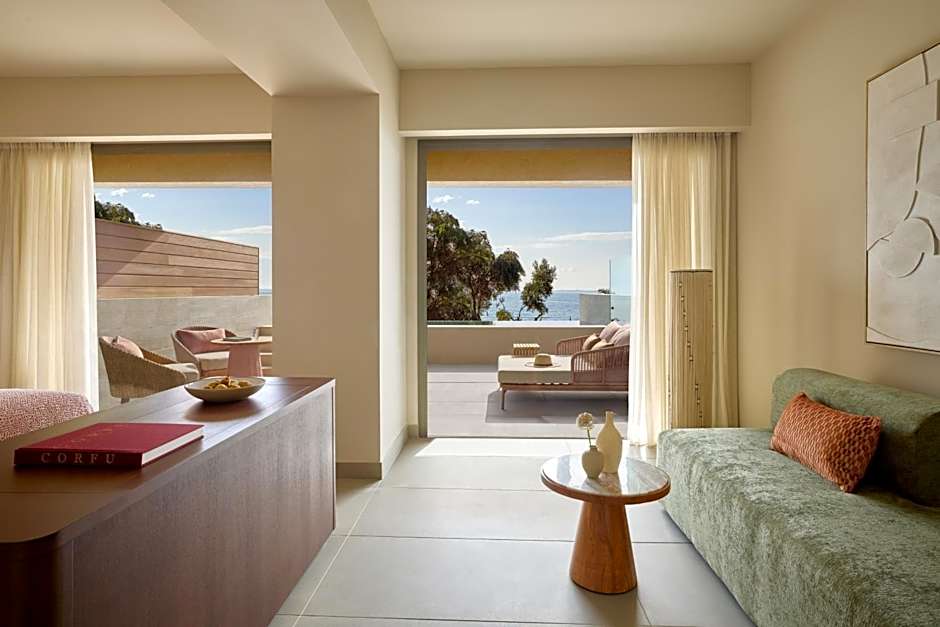 Photo 1 of 6 of Junior Suite, Sea View
