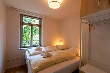 Apartment with Mountain View