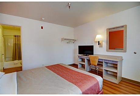 1 Full Bed | ADA/RI Shower/Micfridge