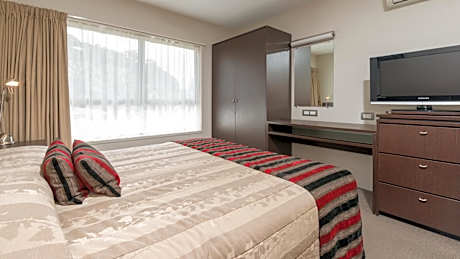 Junior Suite with Harbor View