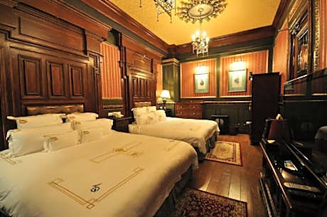 Madrigal Quadruple Room