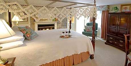 Luxury Queen Room with Balcony
