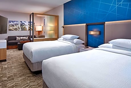 Suite with Two Queen Trundle Beds