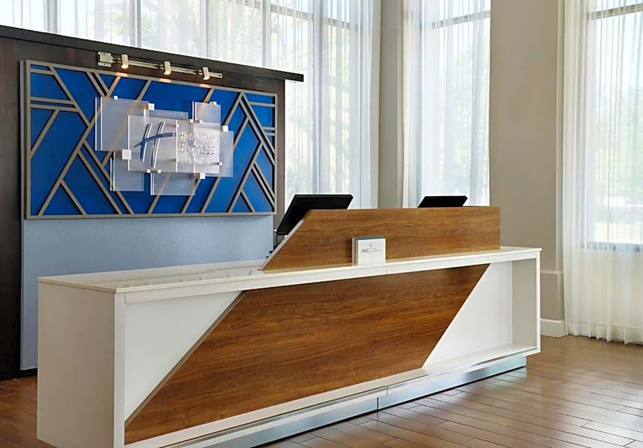 Holiday Inn Express and Suites New Orleans Airport By IHG