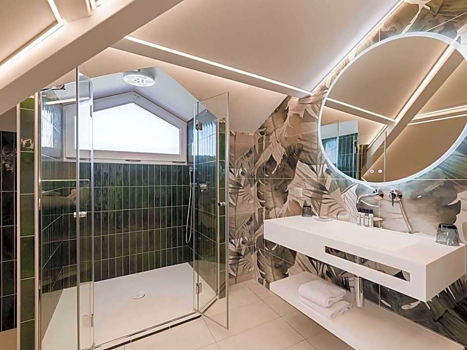 MADISON Saint Jean de Luz - Handwritten Collection