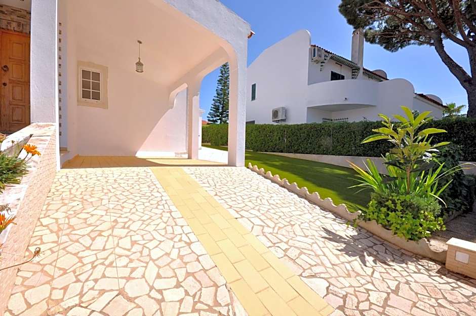 A Fantastic Place for Families, Hilton Hotel are and close to amenities