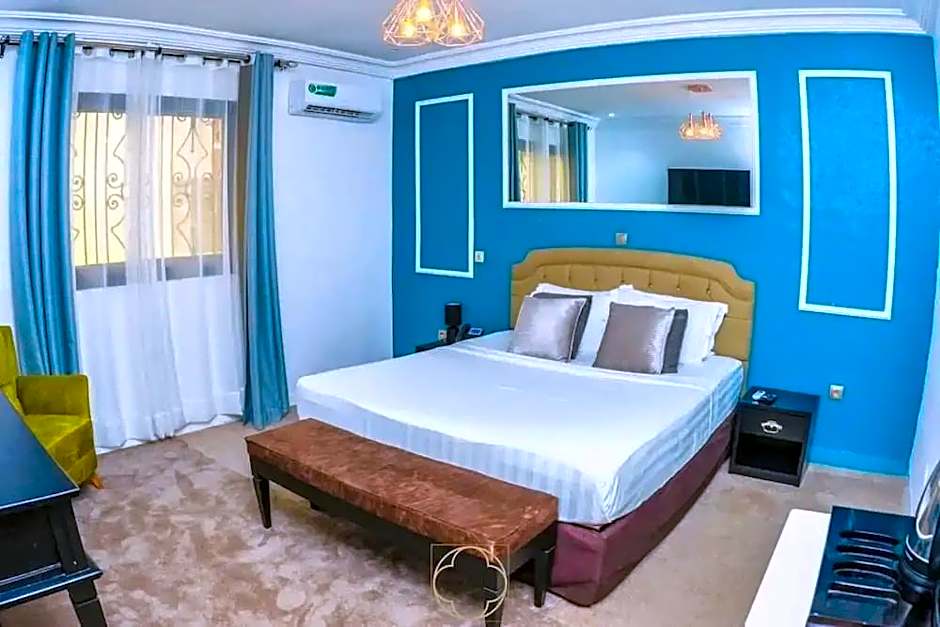 AMJ HOTEL