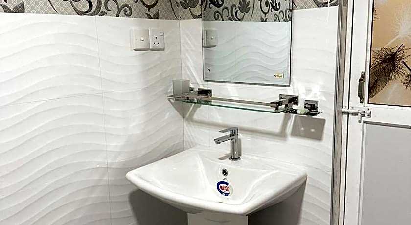 Lahiru Airport Villa