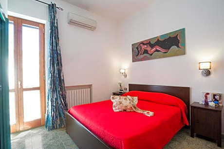 Double Room with Balcony and Sea View