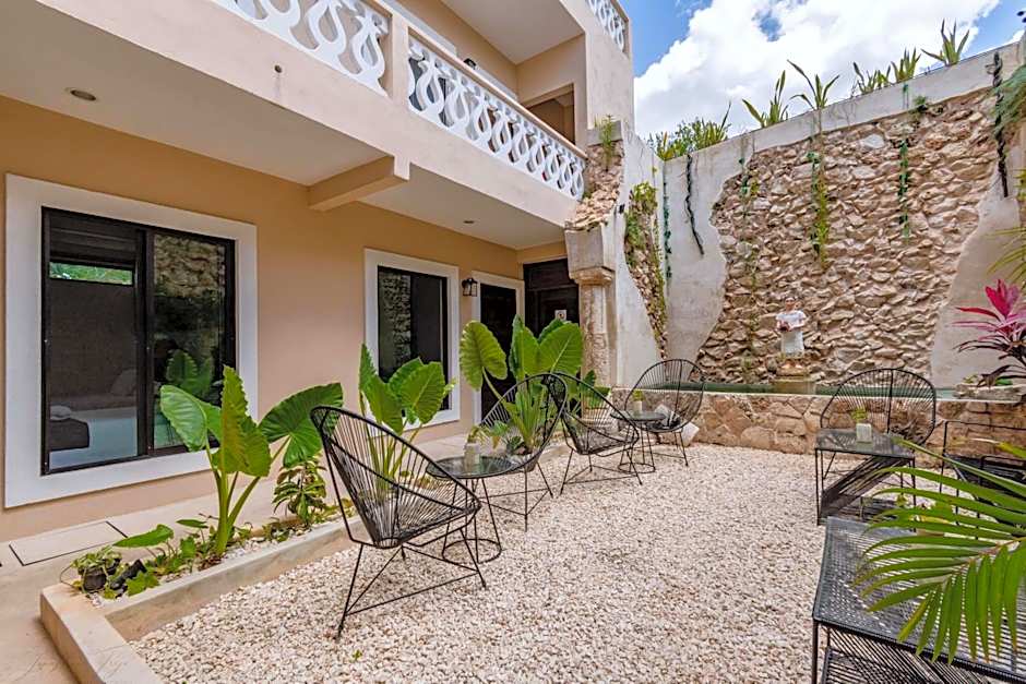 Hotel Colonial Zaci by GuruHotel