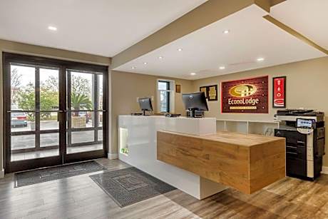 Travelodge by Wyndham North Charleston