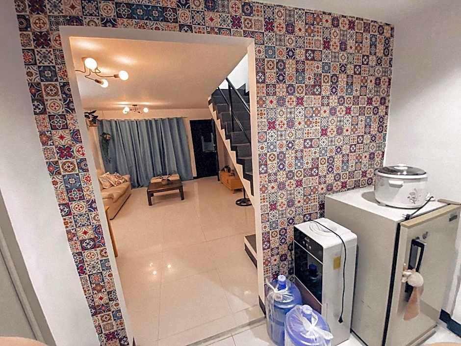 Cozy Themed 2BR TownHouse - near Clark Airport - TRP1