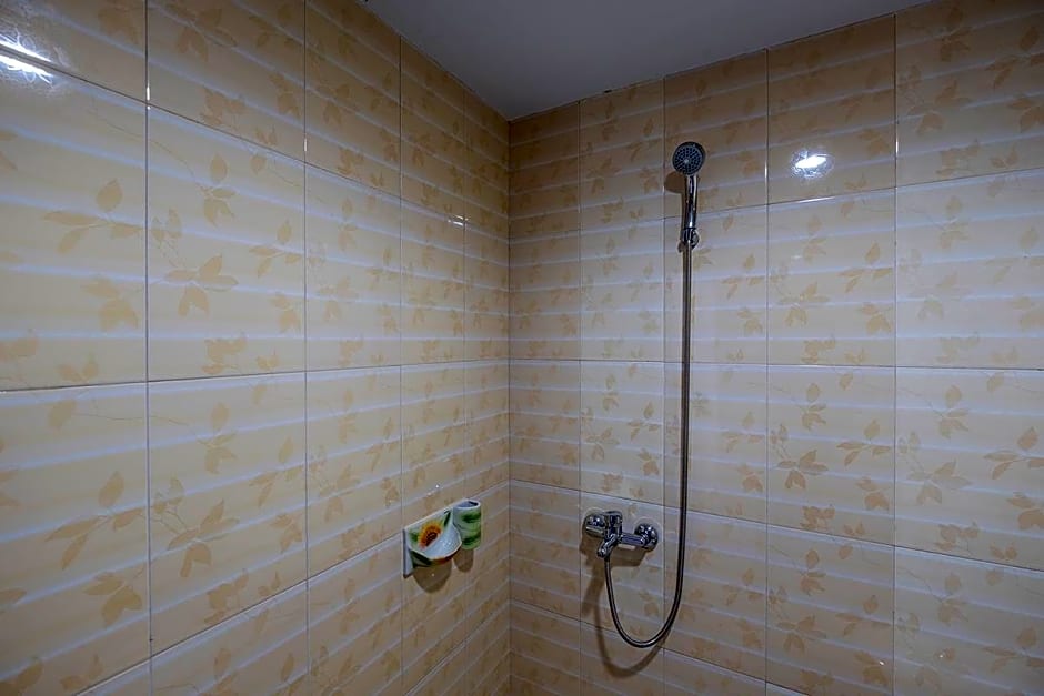 OYO 1633 Hotel Darma Nusantara 3