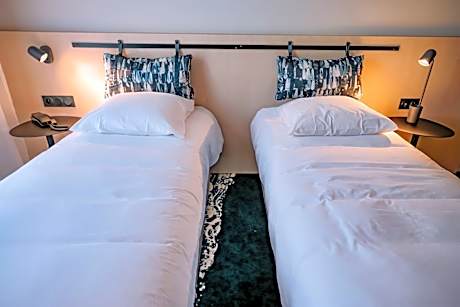 Standard Room with Two Single Beds