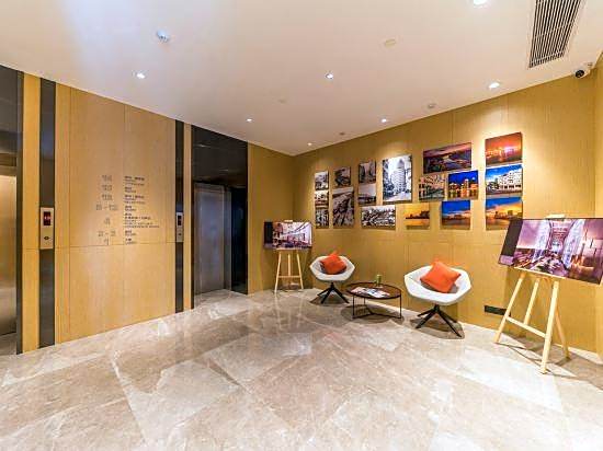 Lingju Chuangxiang Apartment