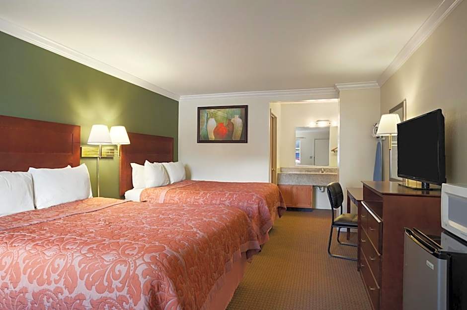 Super 8 by Wyndham Mifflinville Near Bloomsburg