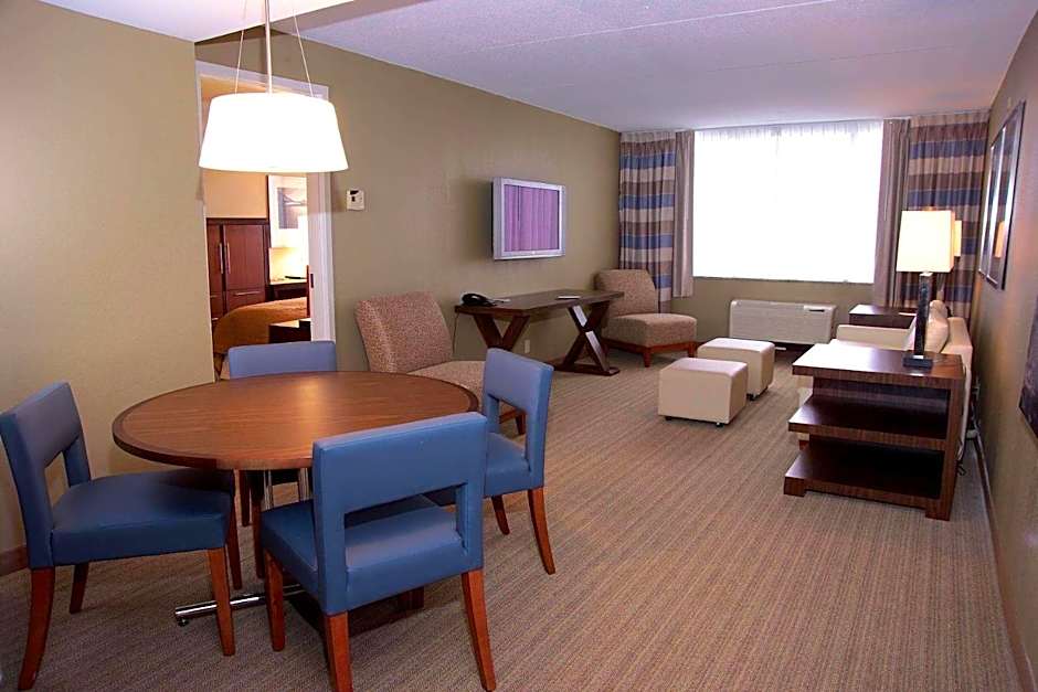 DoubleTree By Hilton Saint Louis Westport