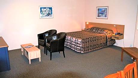 One-Bedroom Apartment 1