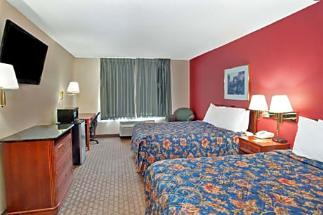 2 Double Beds 1st Floor Non-Smoking