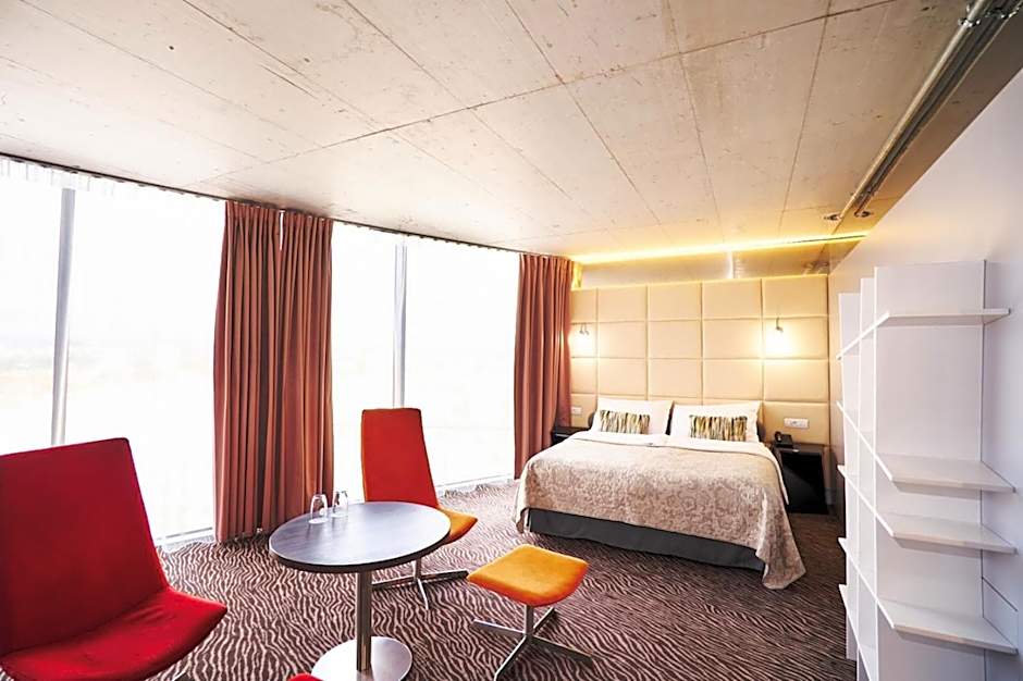 Sono Hotel
